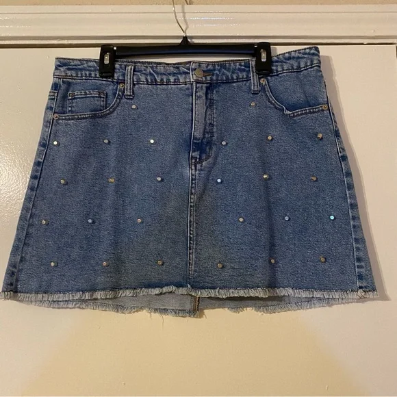 Wild Fable Women’s Mini Denim Skirt Studded size 18 - Picture 3 of 6